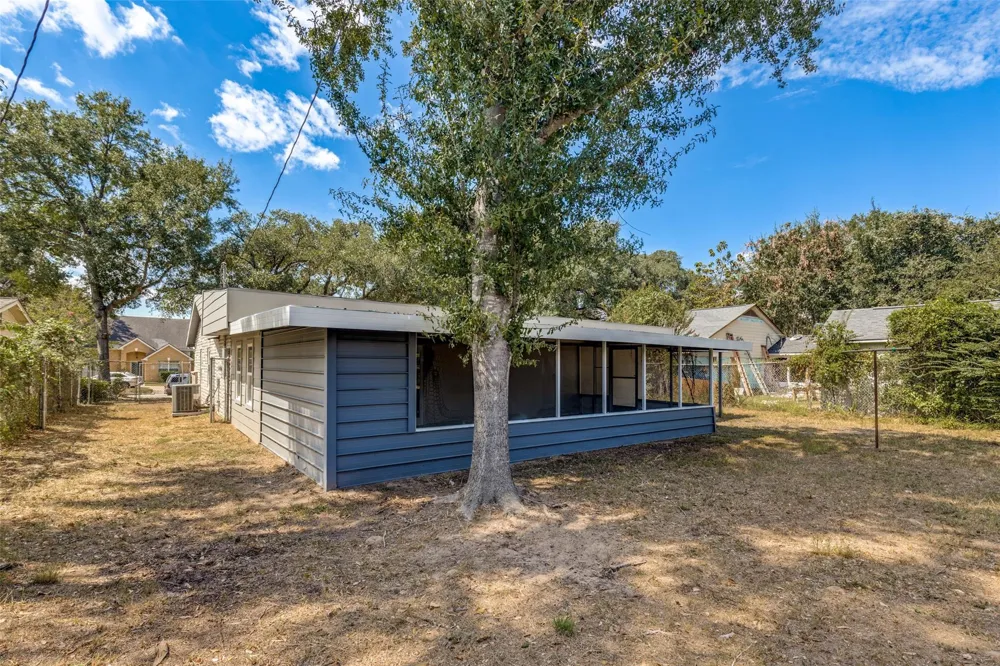 200 Pine Street Prairie View, TX 77445