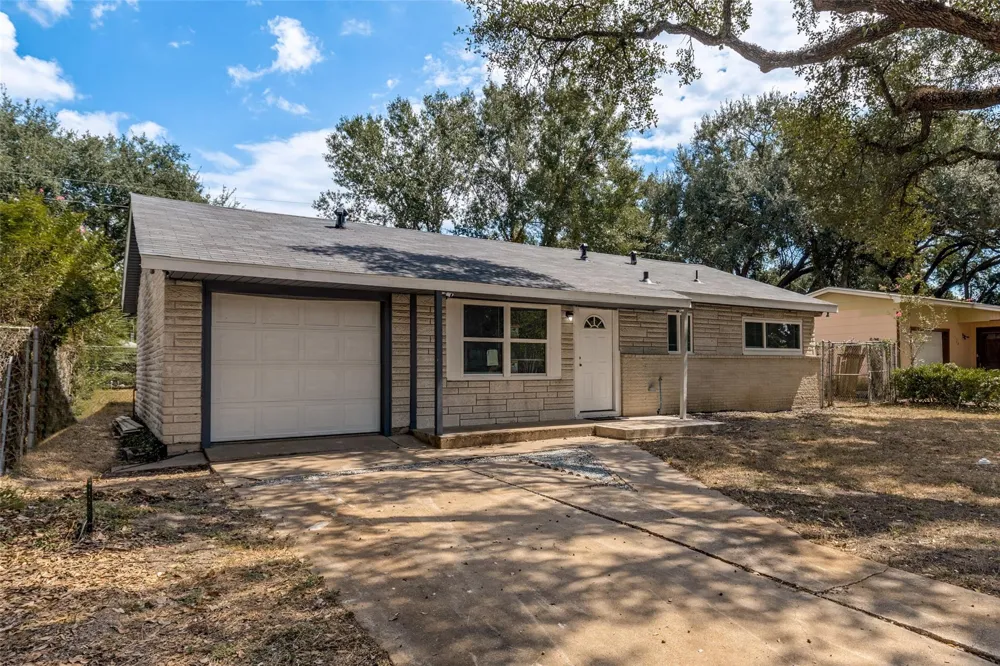 200 Pine Street Prairie View, TX 77445