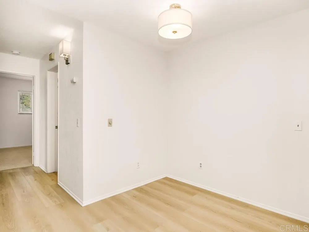 7263 Camino Degrazia #31 San Diego, CA 92111