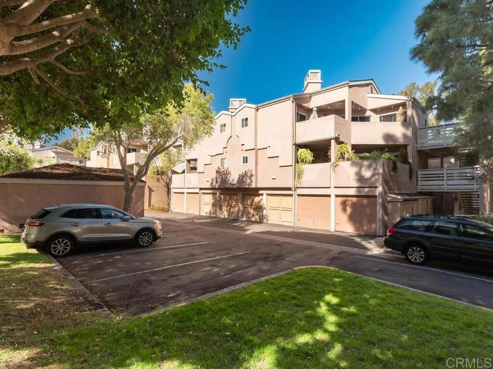 7263 Camino Degrazia #31 San Diego, CA 92111