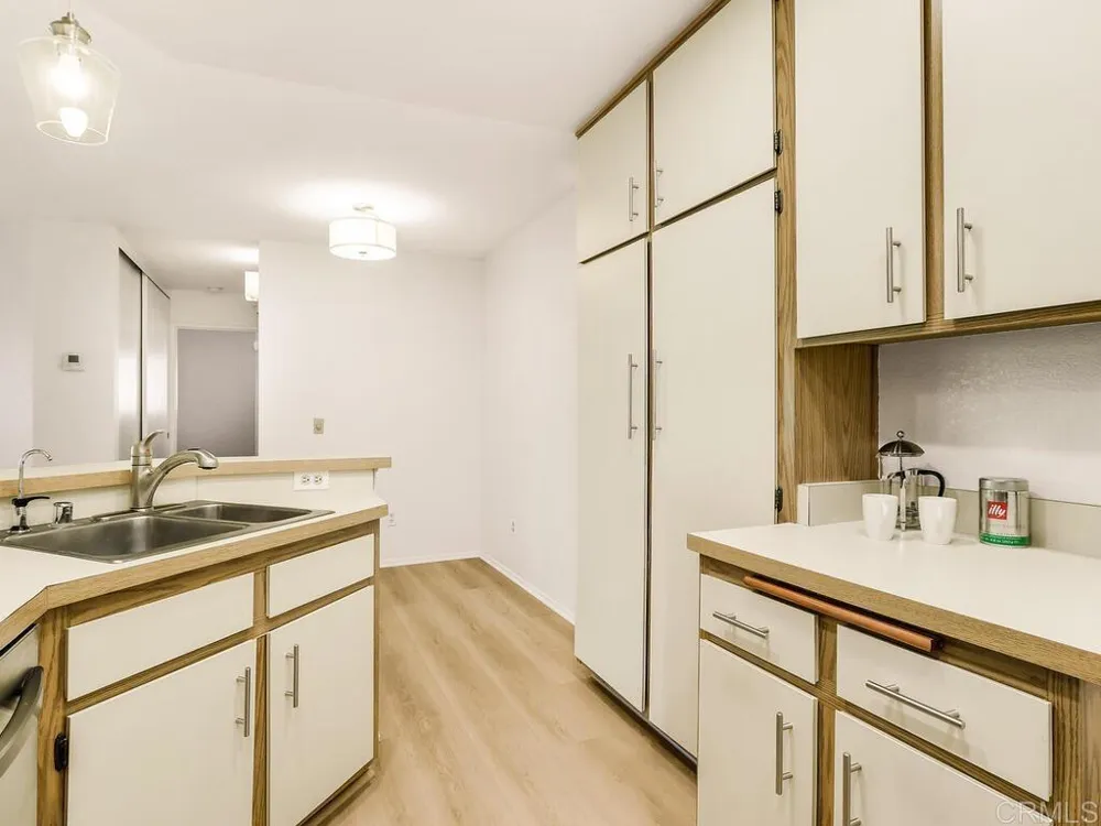 7263 Camino Degrazia #31 San Diego, CA 92111