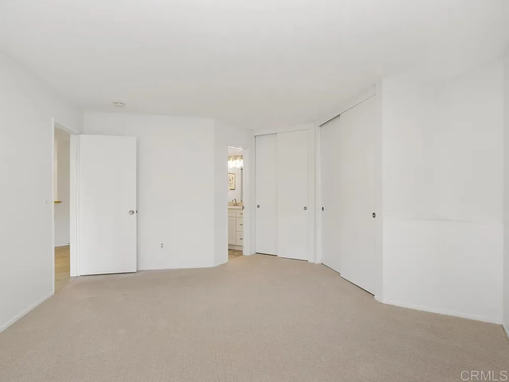 7263 Camino Degrazia #31 San Diego, CA 92111