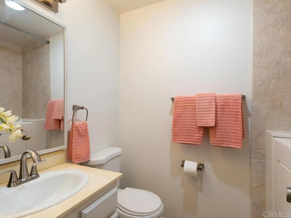 7263 Camino Degrazia #31 San Diego, CA 92111