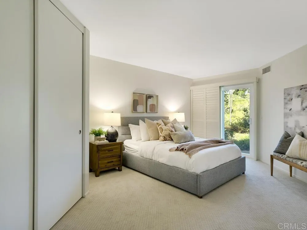 7263 Camino Degrazia #31 San Diego, CA 92111