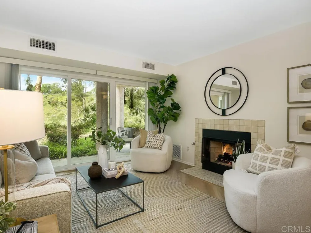 7263 Camino Degrazia #31 San Diego, CA 92111