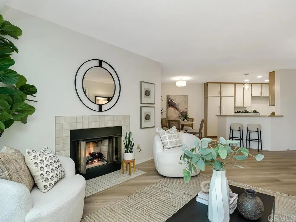 7263 Camino Degrazia #31 San Diego, CA 92111