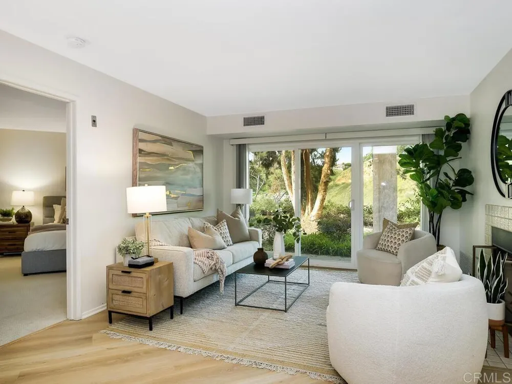 7263 Camino Degrazia #31 San Diego, CA 92111