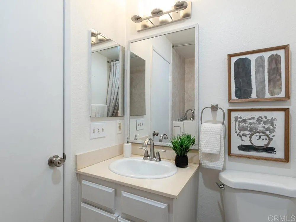 7263 Camino Degrazia #31 San Diego, CA 92111