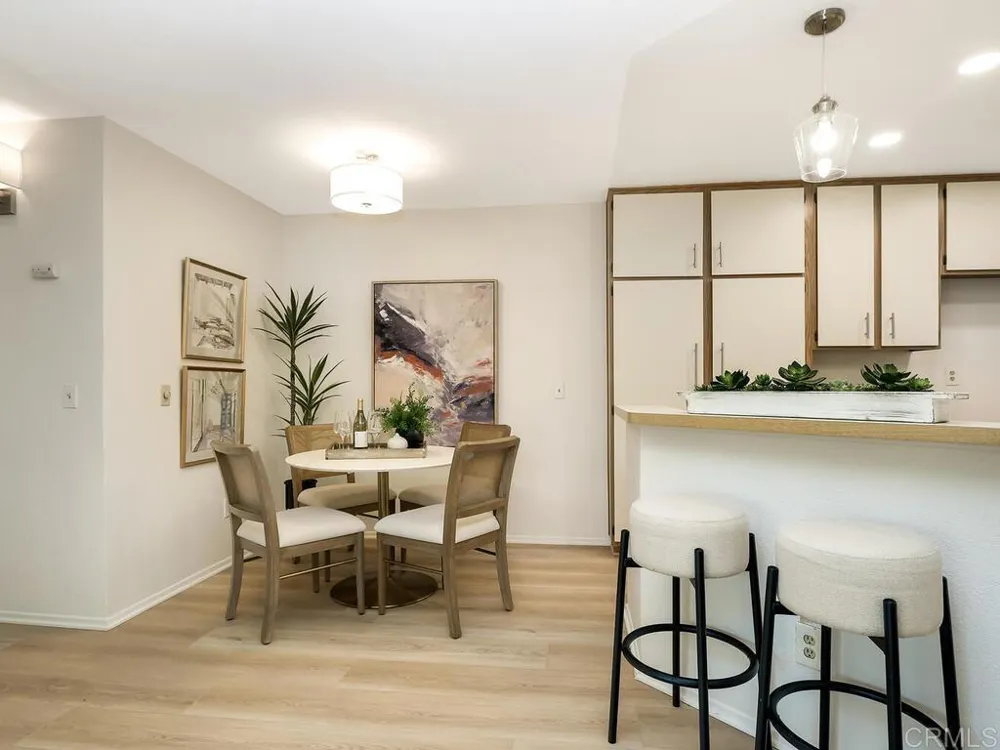 7263 Camino Degrazia #31 San Diego, CA 92111