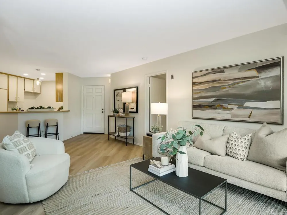 7263 Camino Degrazia #31 San Diego, CA 92111