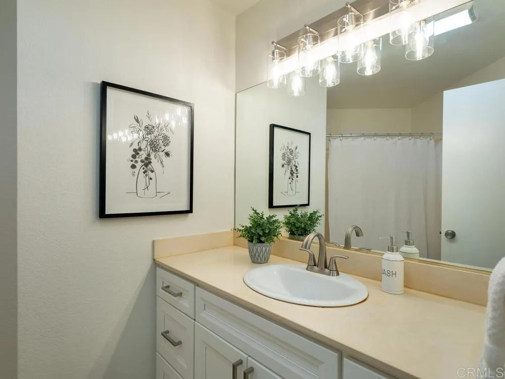 7263 Camino Degrazia #31 San Diego, CA 92111