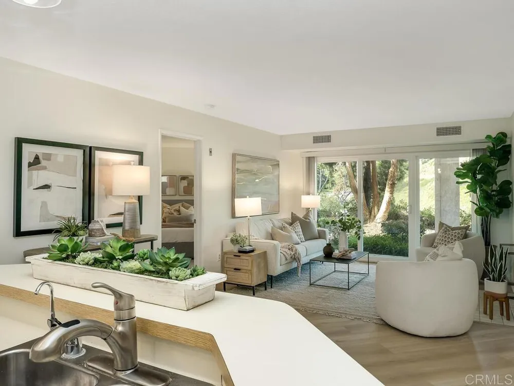 7263 Camino Degrazia #31 San Diego, CA 92111