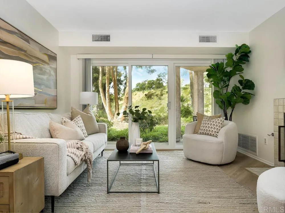 7263 Camino Degrazia #31 San Diego, CA 92111
