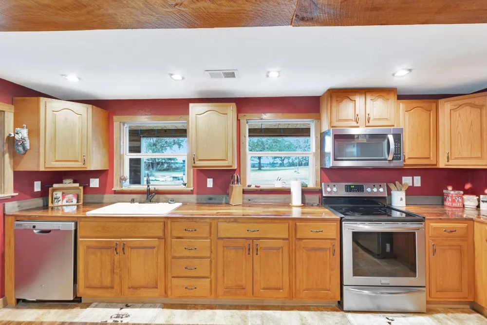 1710 County Road 399 Louise, TX 77455
