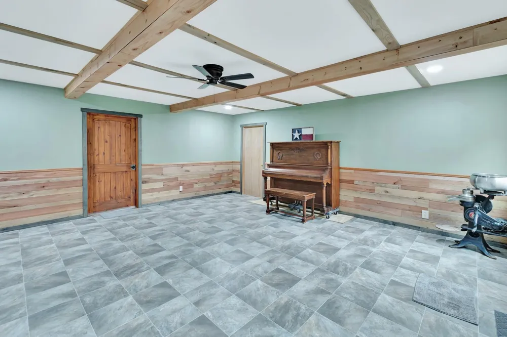 1710 County Road 399 Louise, TX 77455