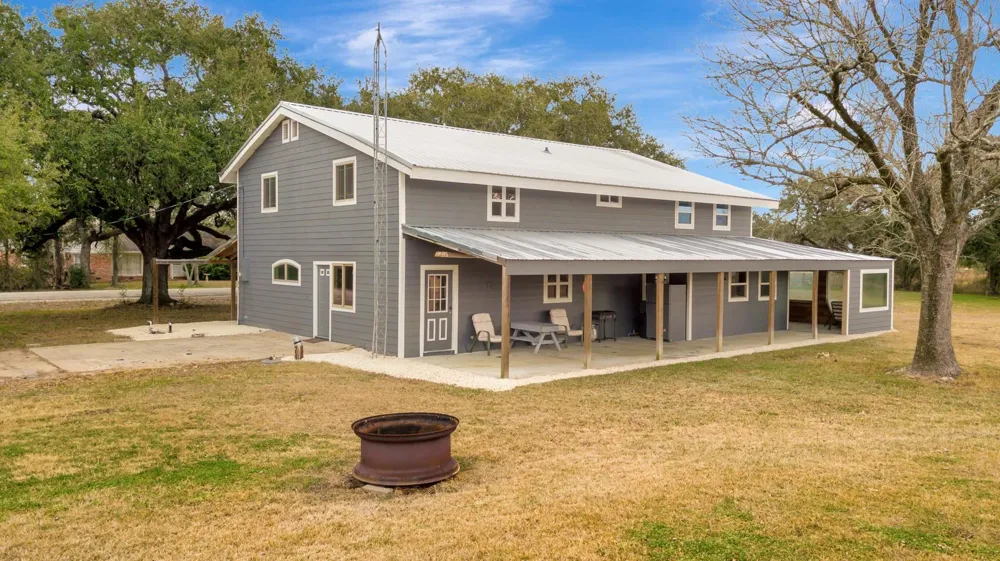 1710 County Road 399 Louise, TX 77455