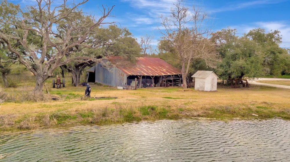 1710 County Road 399 Louise, TX 77455