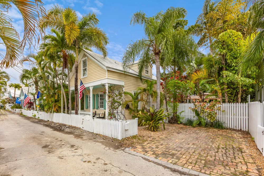 1110 Elgin Lane