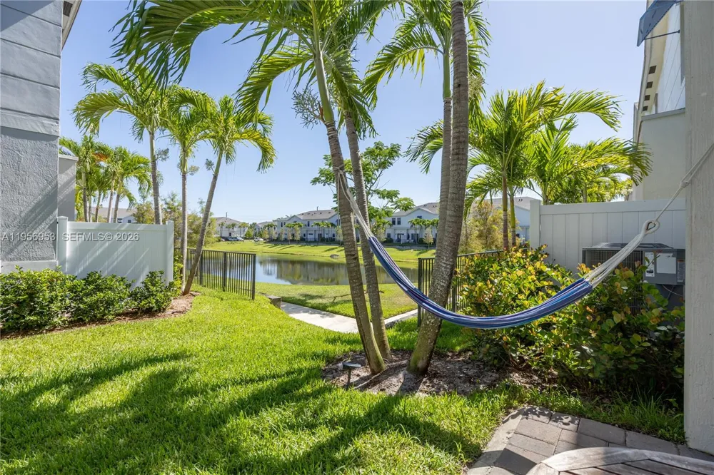 369 NW 8th Ct Pompano Beach, FL 33060