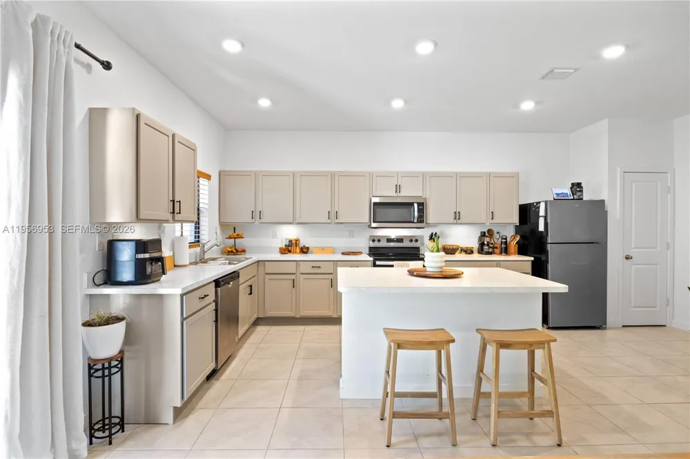 369 NW 8th Ct Pompano Beach, FL 33060