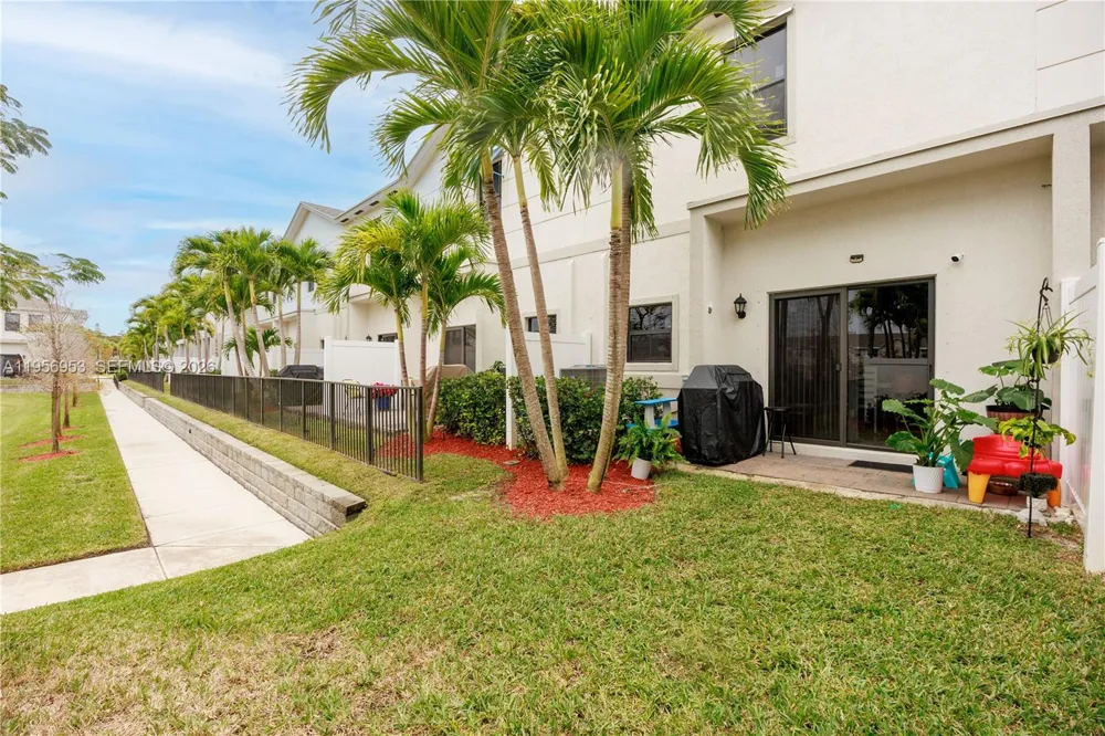 369 NW 8th Ct Pompano Beach, FL 33060