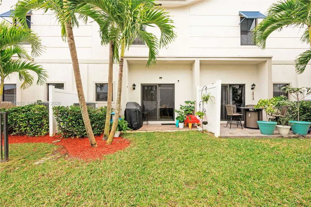 369 NW 8th Ct Pompano Beach, FL 33060