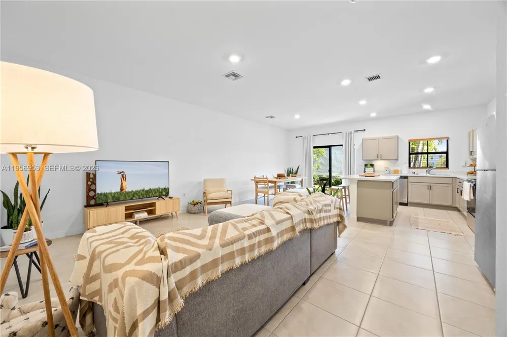 369 NW 8th Ct Pompano Beach, FL 33060