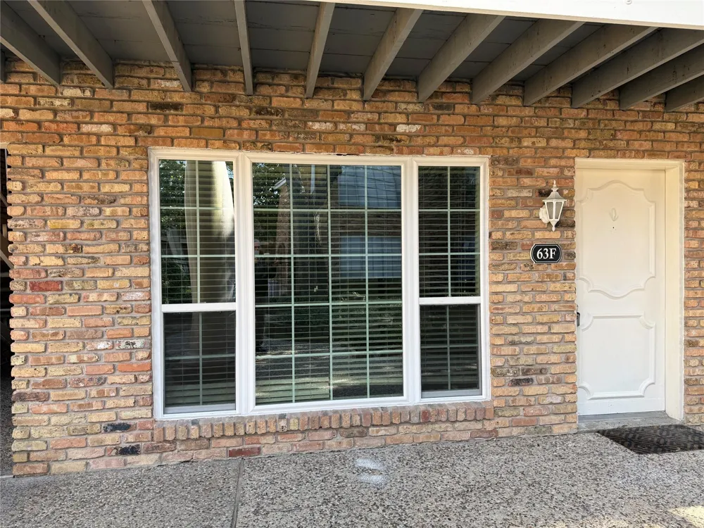 2201 Fountain View Drive #63