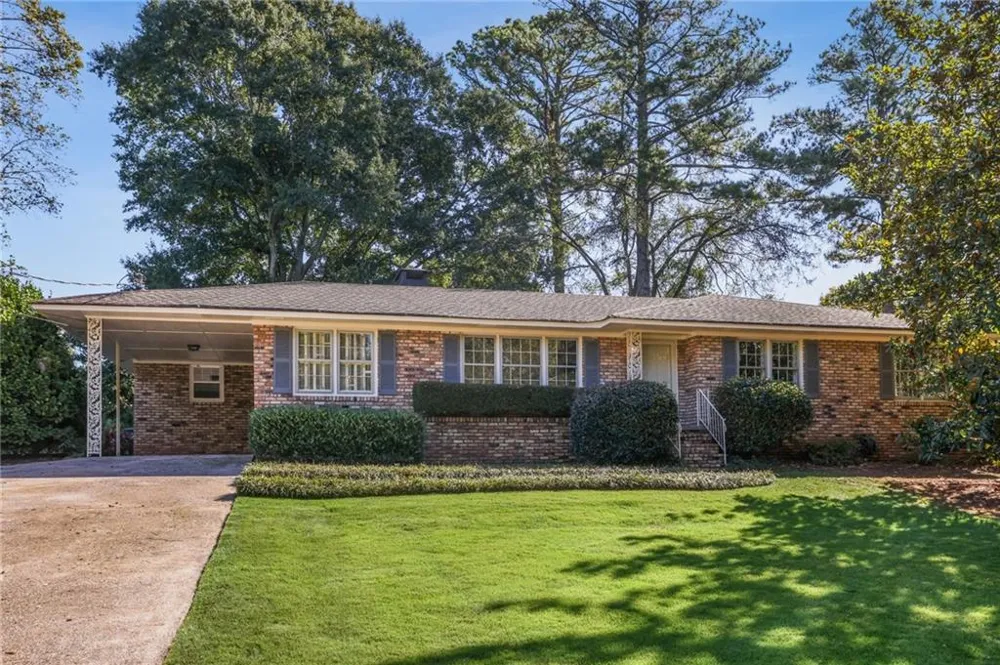 200 Evelyn Street NW