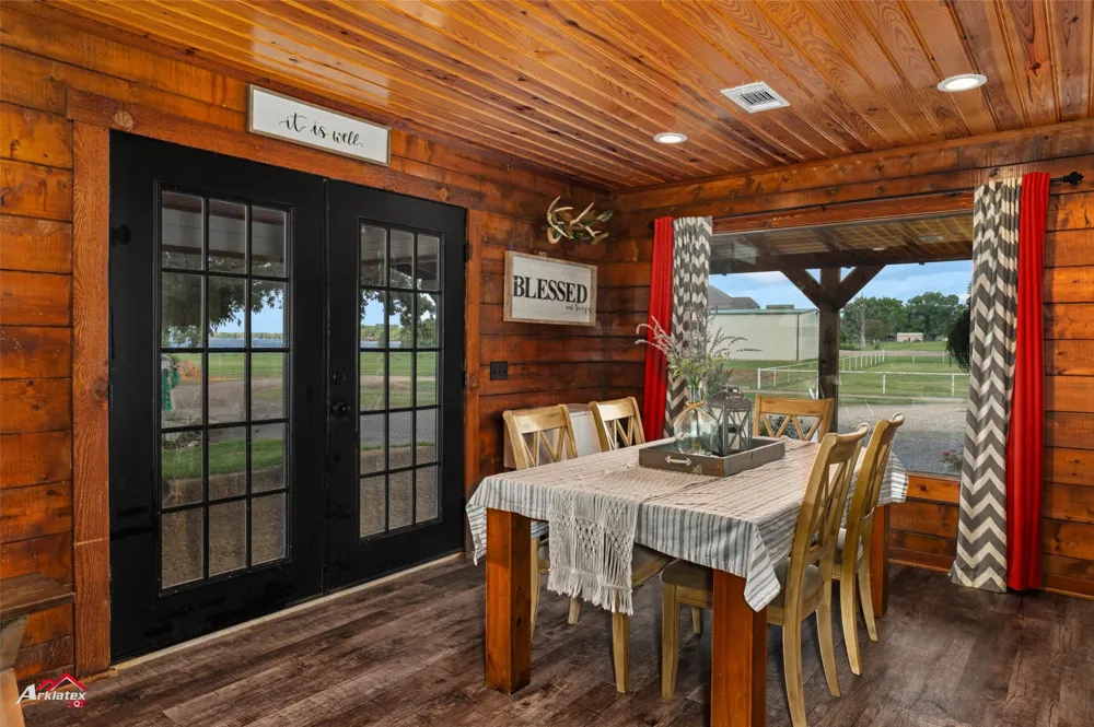 10073 Ferry Lake Road Oil City, LA 71061