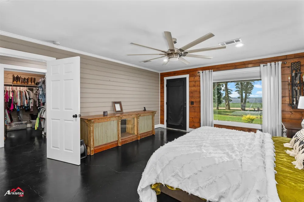 10073 Ferry Lake Road Oil City, LA 71061