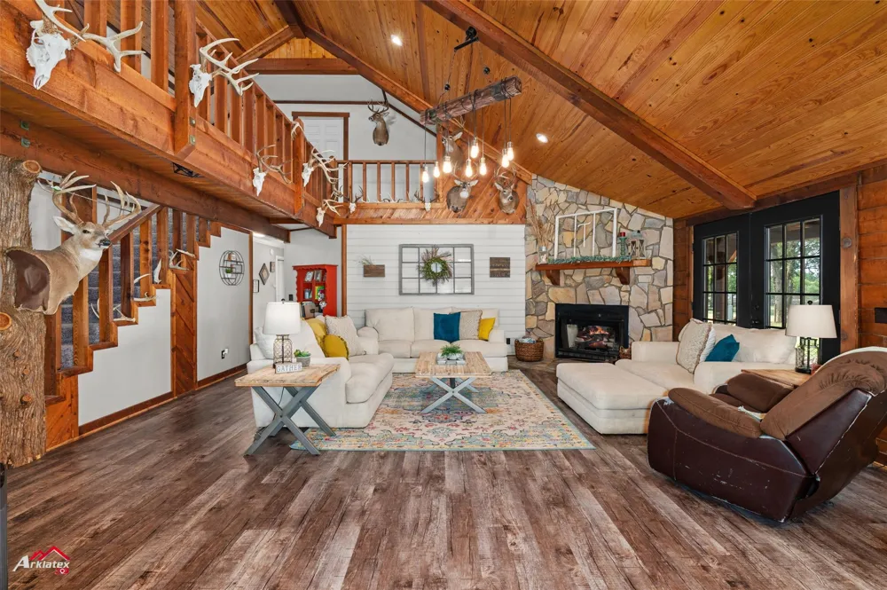 10073 Ferry Lake Road Oil City, LA 71061