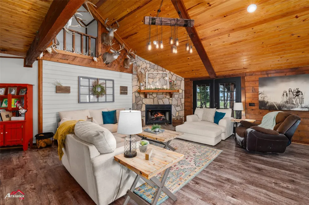 10073 Ferry Lake Road Oil City, LA 71061