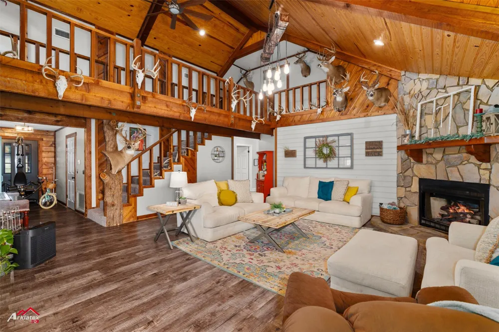 10073 Ferry Lake Road Oil City, LA 71061