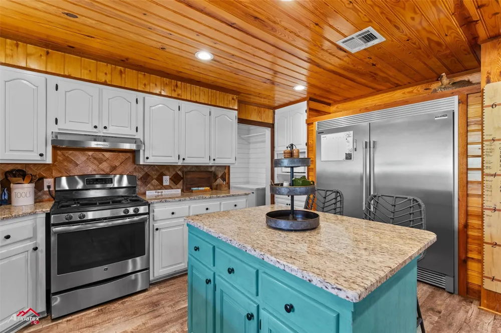 10073 Ferry Lake Road Oil City, LA 71061