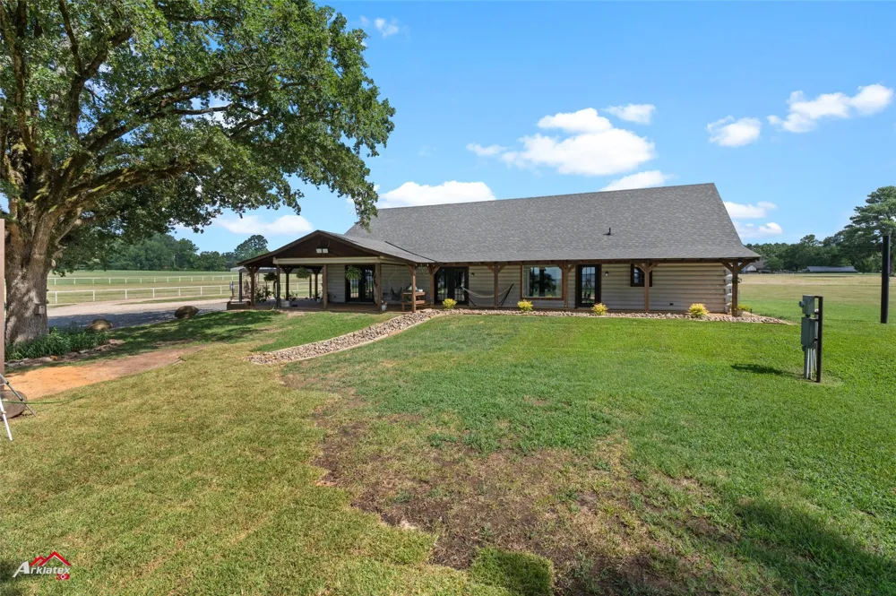 10073 Ferry Lake Road Oil City, LA 71061