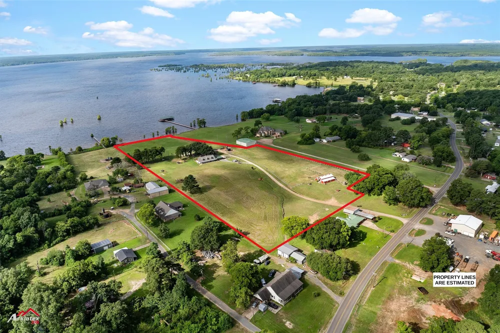10073 Ferry Lake Road Oil City, LA 71061