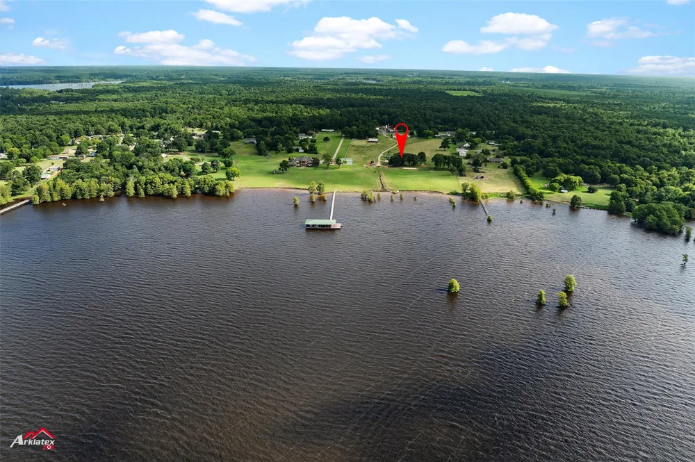 10073 Ferry Lake Road Oil City, LA 71061