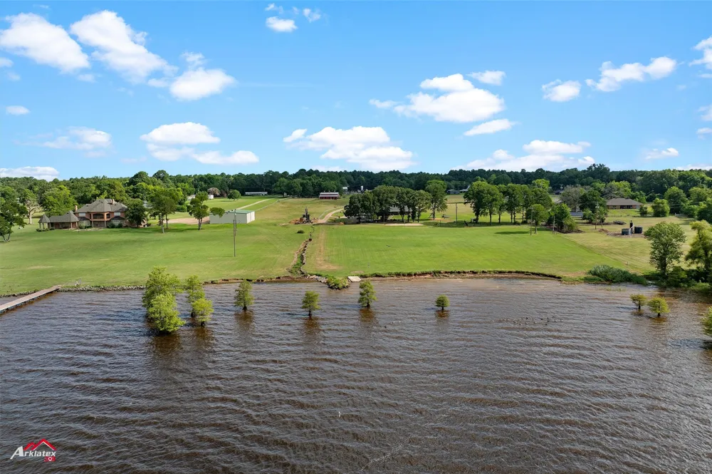 10073 Ferry Lake Road Oil City, LA 71061