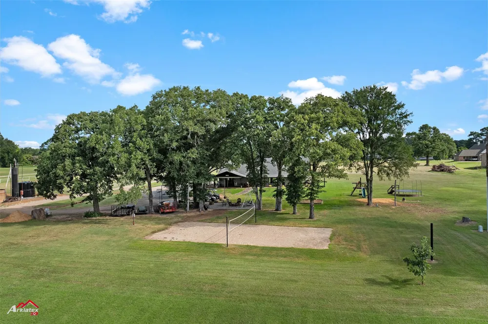 10073 Ferry Lake Road Oil City, LA 71061