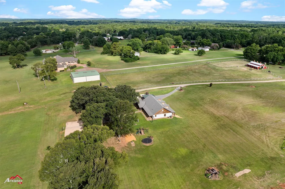 10073 Ferry Lake Road Oil City, LA 71061