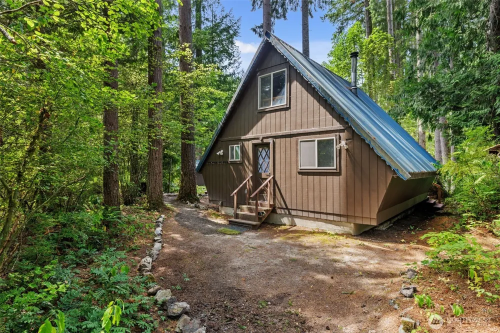 12214 757th Avenue NE Skykomish, WA 98288