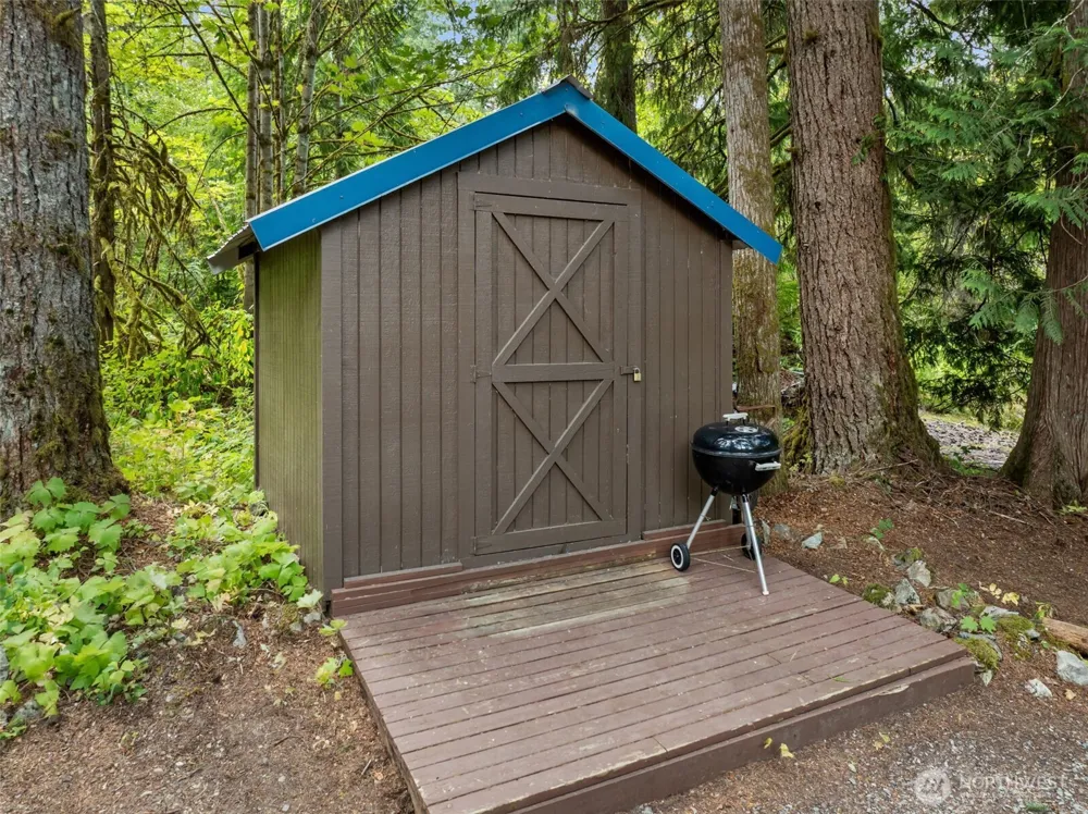 12214 757th Avenue NE Skykomish, WA 98288