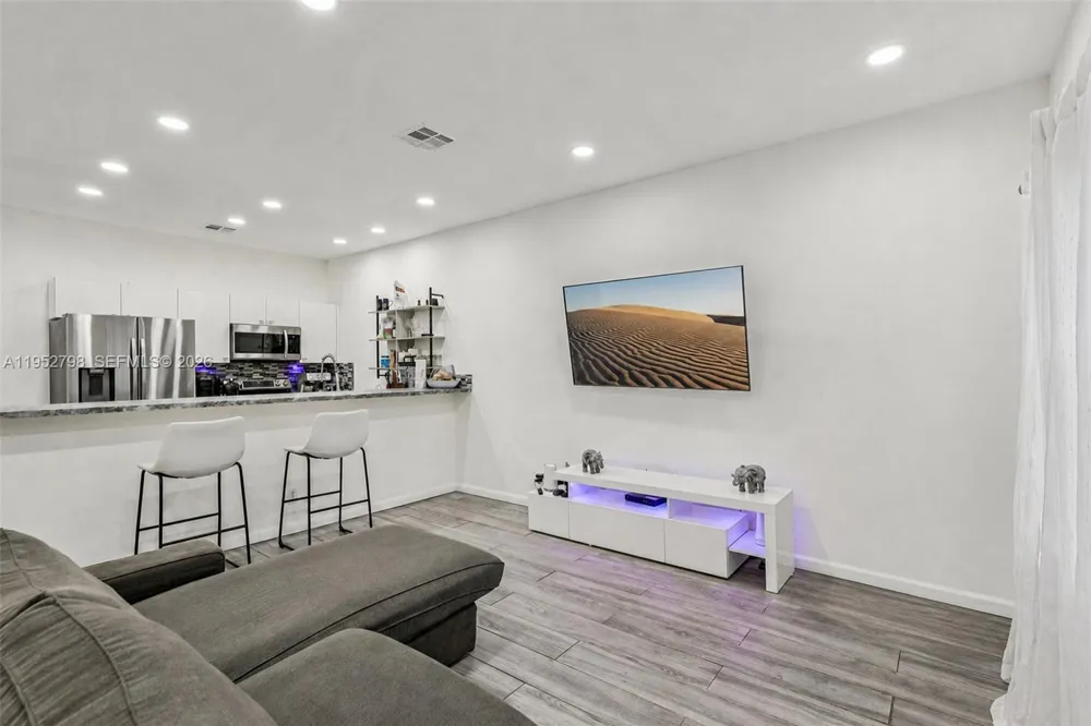 2307 Washington St #5 Hollywood, FL 33020