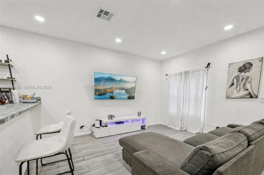 2307 Washington St #5 Hollywood, FL 33020