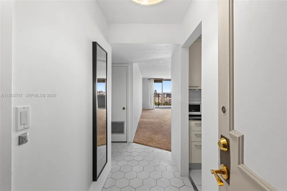 2780 NE 183rd St #1911 Aventura, FL 33160