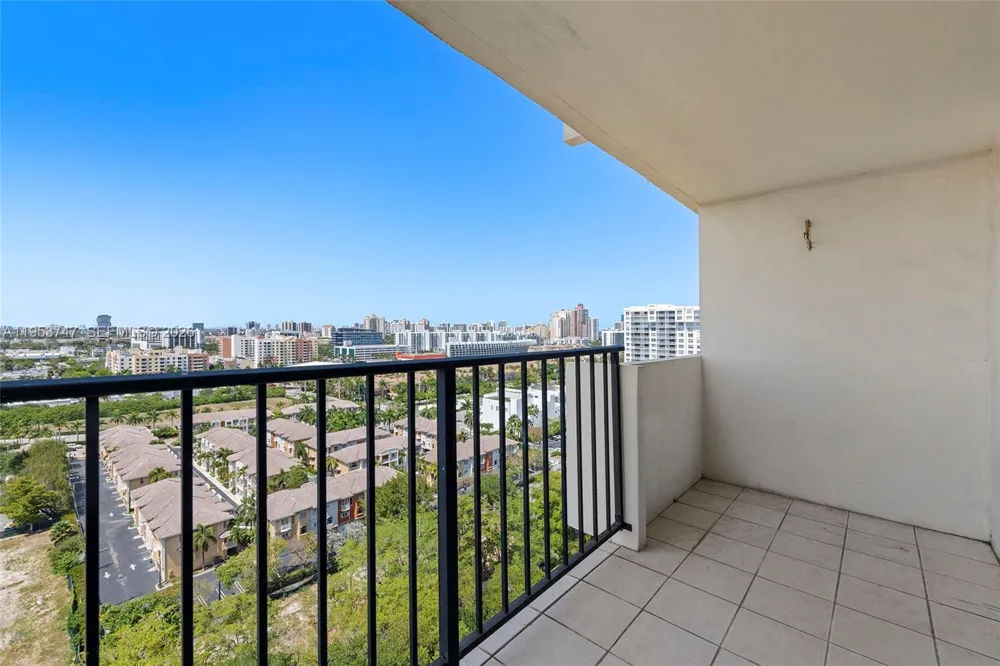2780 NE 183rd St #1911 Aventura, FL 33160