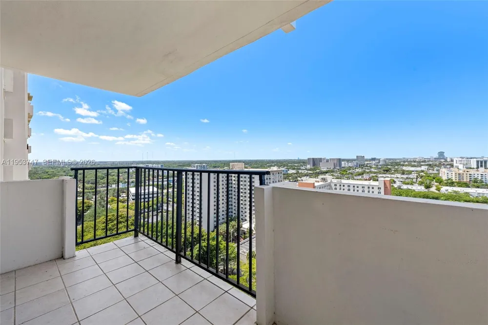 2780 NE 183rd St #1911 Aventura, FL 33160