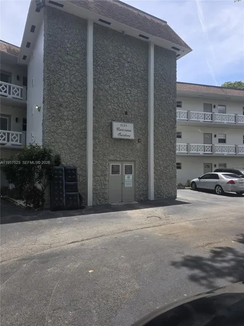 5151 W Oakland Park Blvd #303