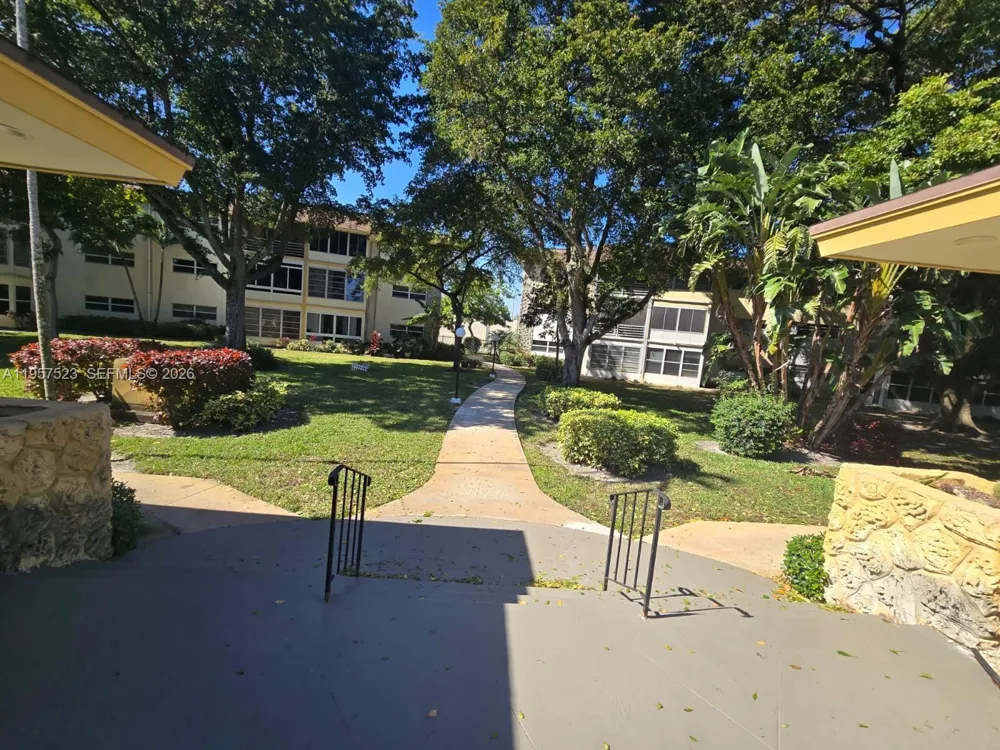 5151 W Oakland Park Blvd #303 Lauderdale Lakes, FL 33313